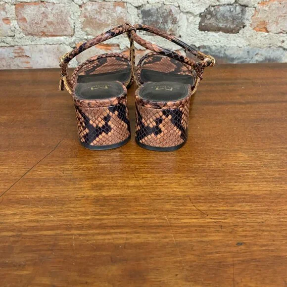 Marc Fisher - Picture 3 of 7